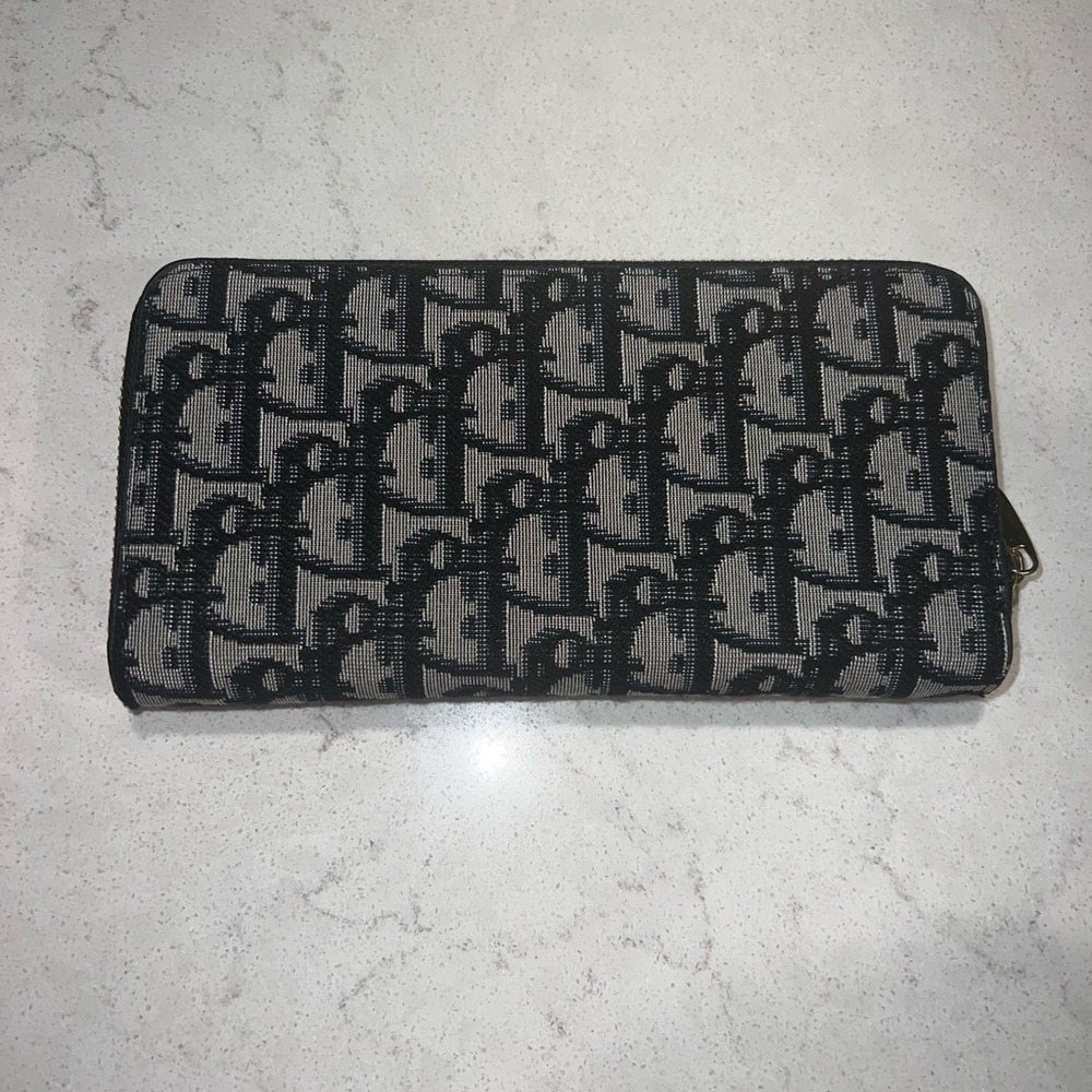 Dior Wallet - Picture 2 of 5